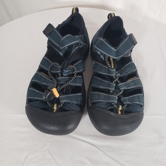 Keens Dark Green Sandals Sz 3 - Picture 2 of 8